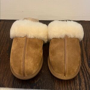 Women’s Ugg Flat Slipper